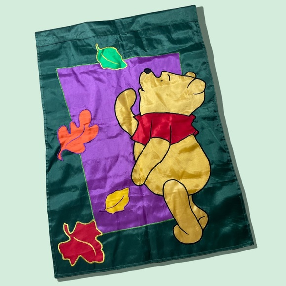 Vintage Disney’s Winnie The Pooh Green Fall Leaf Large Outdoor Flag 1999 - Picture 2 of 8